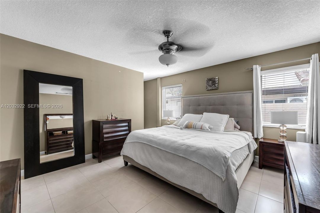 For Sale: $850,000 (4 beds, 2 baths, 1884 Square Feet)