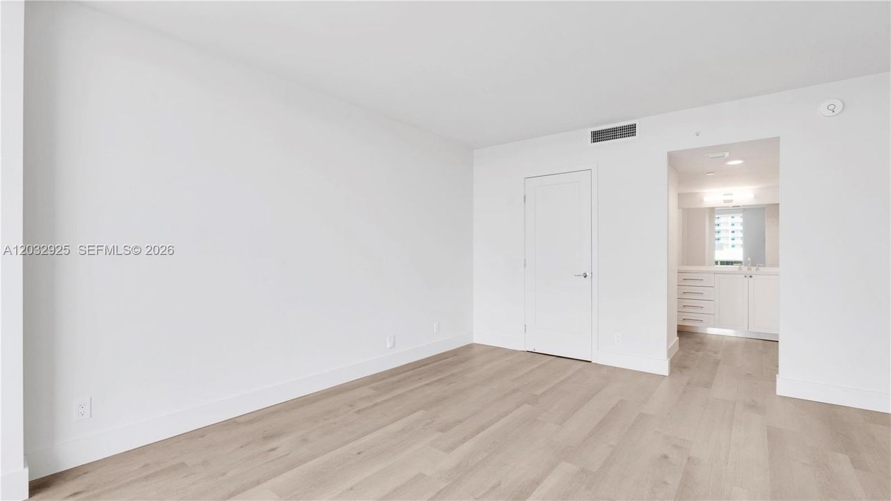For Rent: $3,459 (1 beds, 1 baths, 1036 Square Feet)