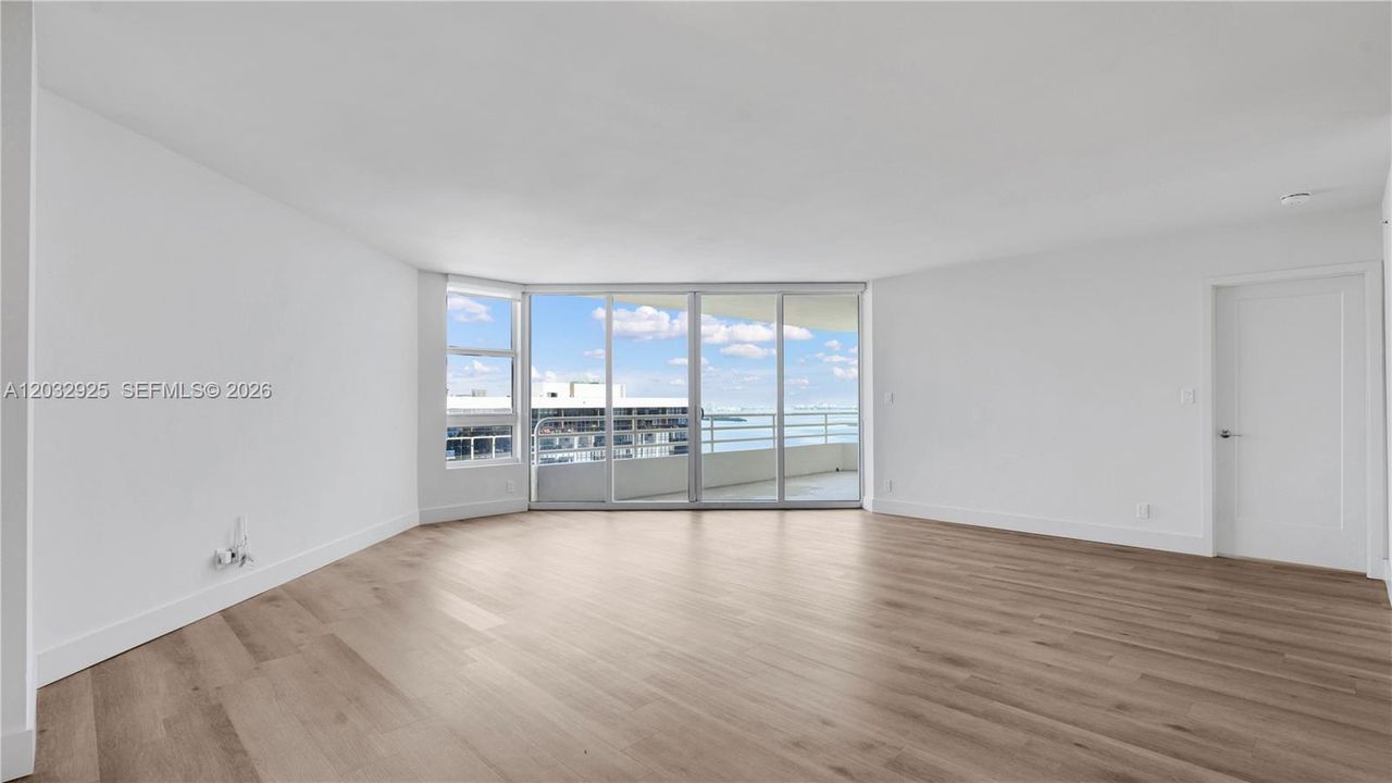 For Rent: $3,459 (1 beds, 1 baths, 1036 Square Feet)