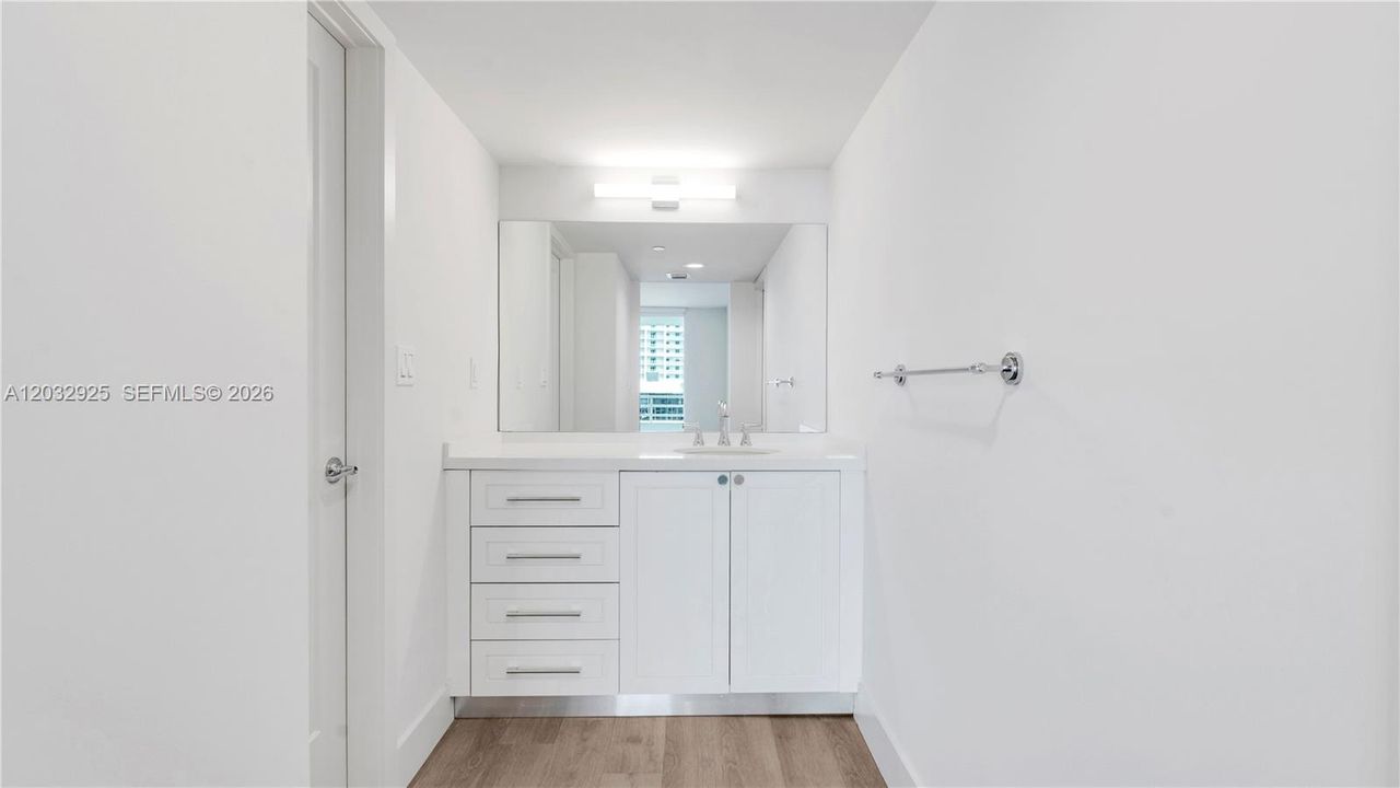 For Rent: $3,459 (1 beds, 1 baths, 1036 Square Feet)