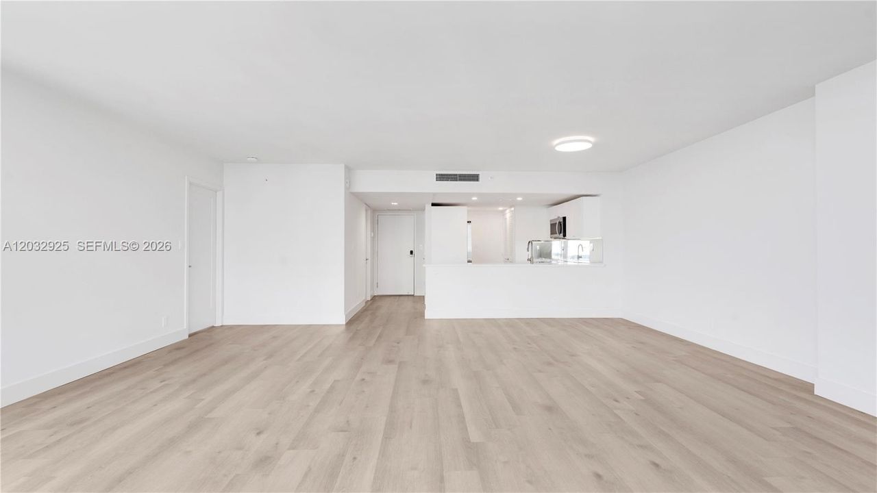 For Rent: $3,459 (1 beds, 1 baths, 1036 Square Feet)