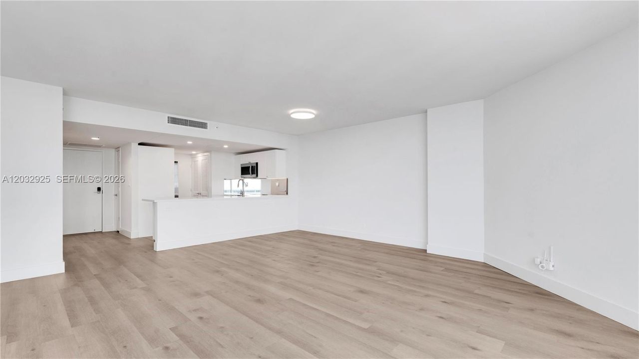 For Rent: $3,459 (1 beds, 1 baths, 1036 Square Feet)