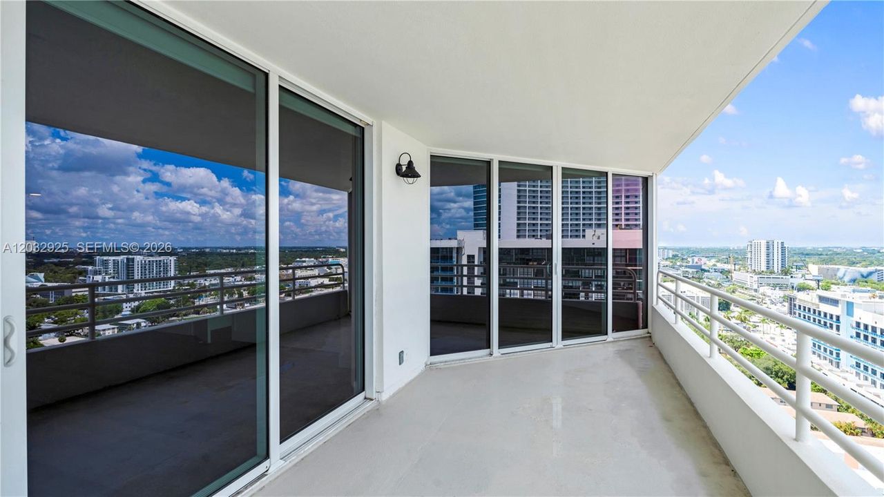 For Rent: $3,459 (1 beds, 1 baths, 1036 Square Feet)