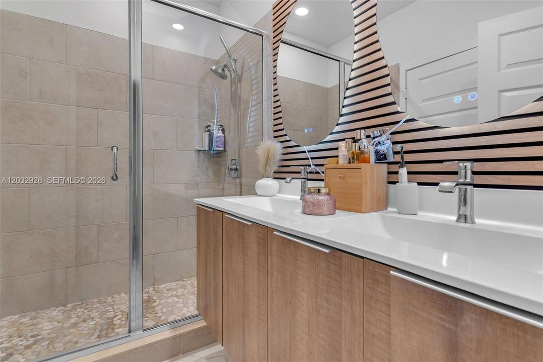 For Sale: $890,000 (4 beds, 2 baths, 2163 Square Feet)