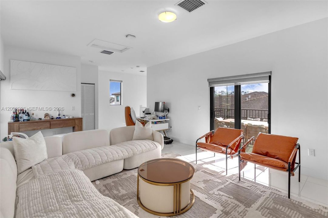 For Sale: $890,000 (4 beds, 2 baths, 2163 Square Feet)