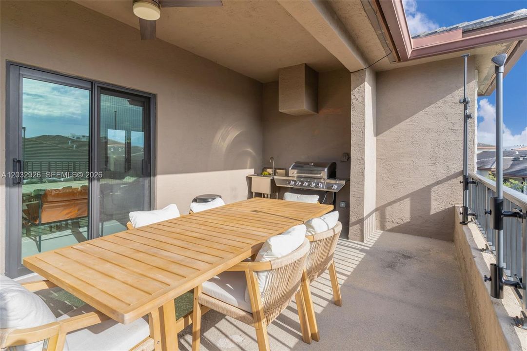 For Sale: $890,000 (4 beds, 2 baths, 2163 Square Feet)