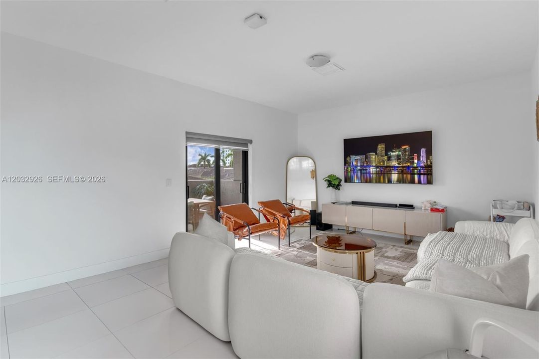 For Sale: $890,000 (4 beds, 2 baths, 2163 Square Feet)