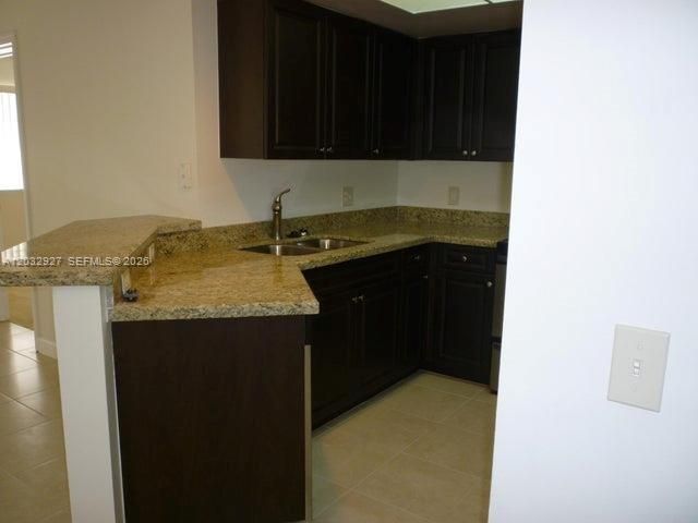 Activo con contrato: $1,990 (2 camas, 2 baños, 1026 Pies cuadrados)