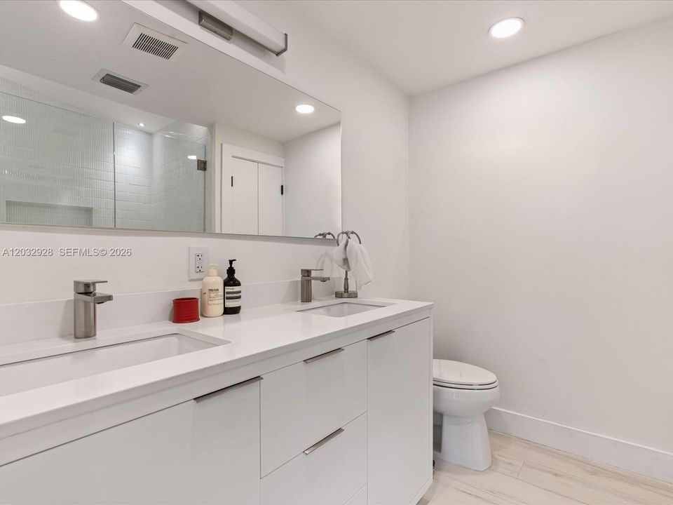 For Sale: $1,799,000 (4 beds, 3 baths, 2132 Square Feet)
