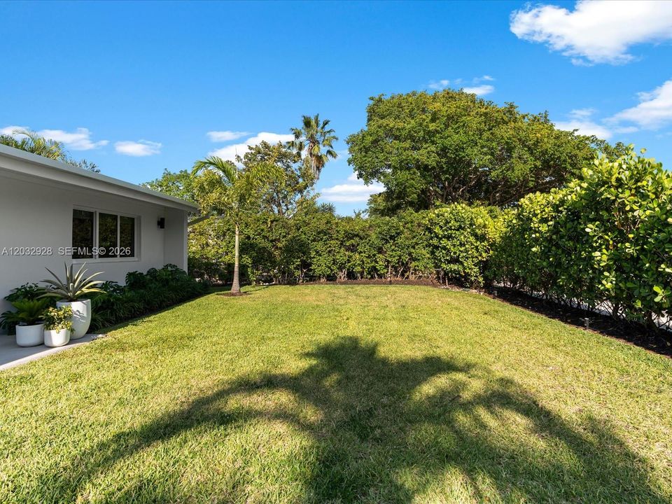 For Sale: $1,799,000 (4 beds, 3 baths, 2132 Square Feet)