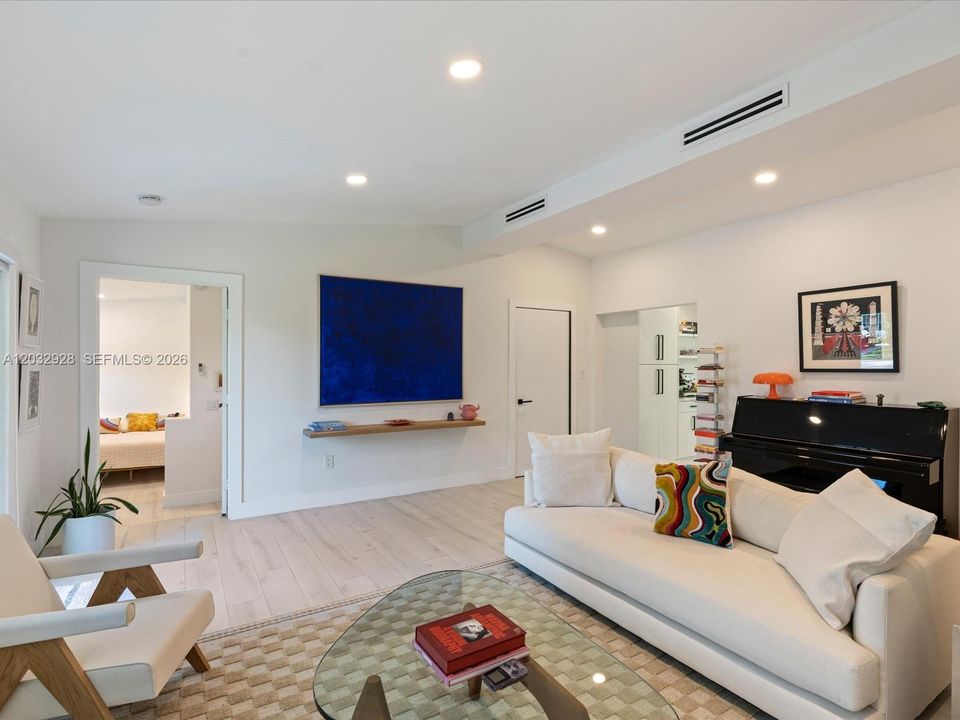 For Sale: $1,799,000 (4 beds, 3 baths, 2132 Square Feet)