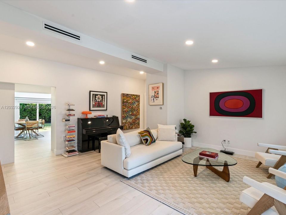 For Sale: $1,799,000 (4 beds, 3 baths, 2132 Square Feet)