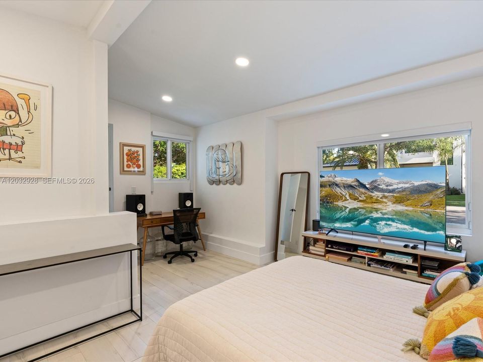 For Sale: $1,799,000 (4 beds, 3 baths, 2132 Square Feet)