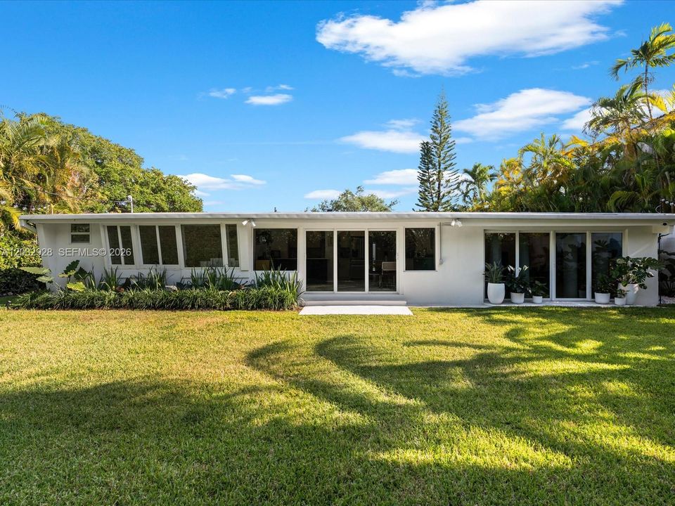 For Sale: $1,799,000 (4 beds, 3 baths, 2132 Square Feet)