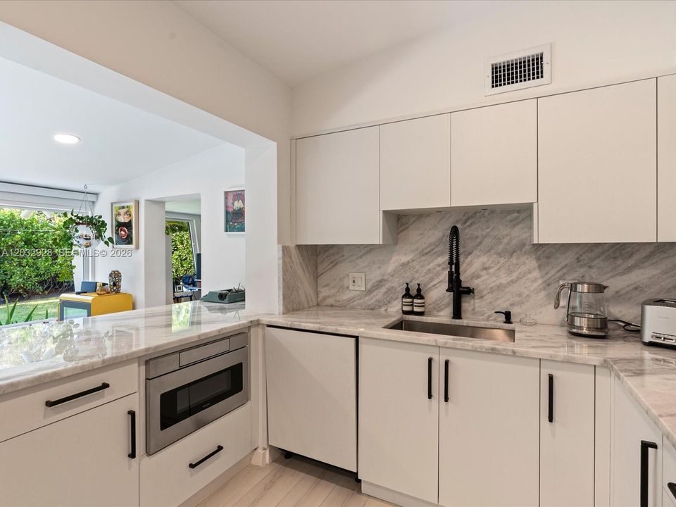 For Sale: $1,799,000 (4 beds, 3 baths, 2132 Square Feet)