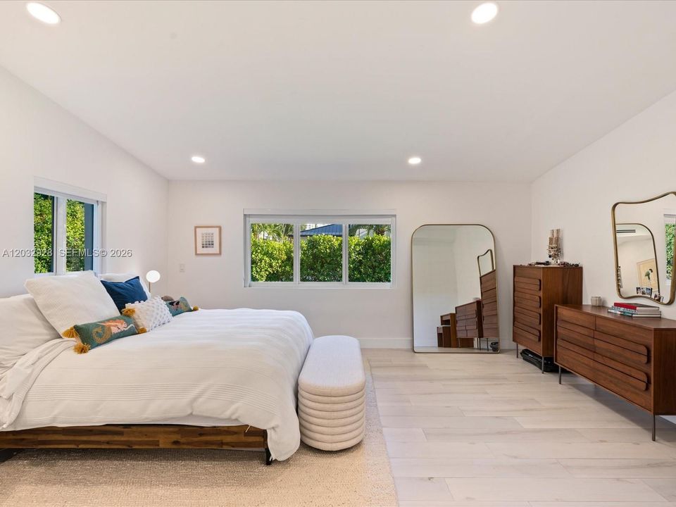 For Sale: $1,799,000 (4 beds, 3 baths, 2132 Square Feet)