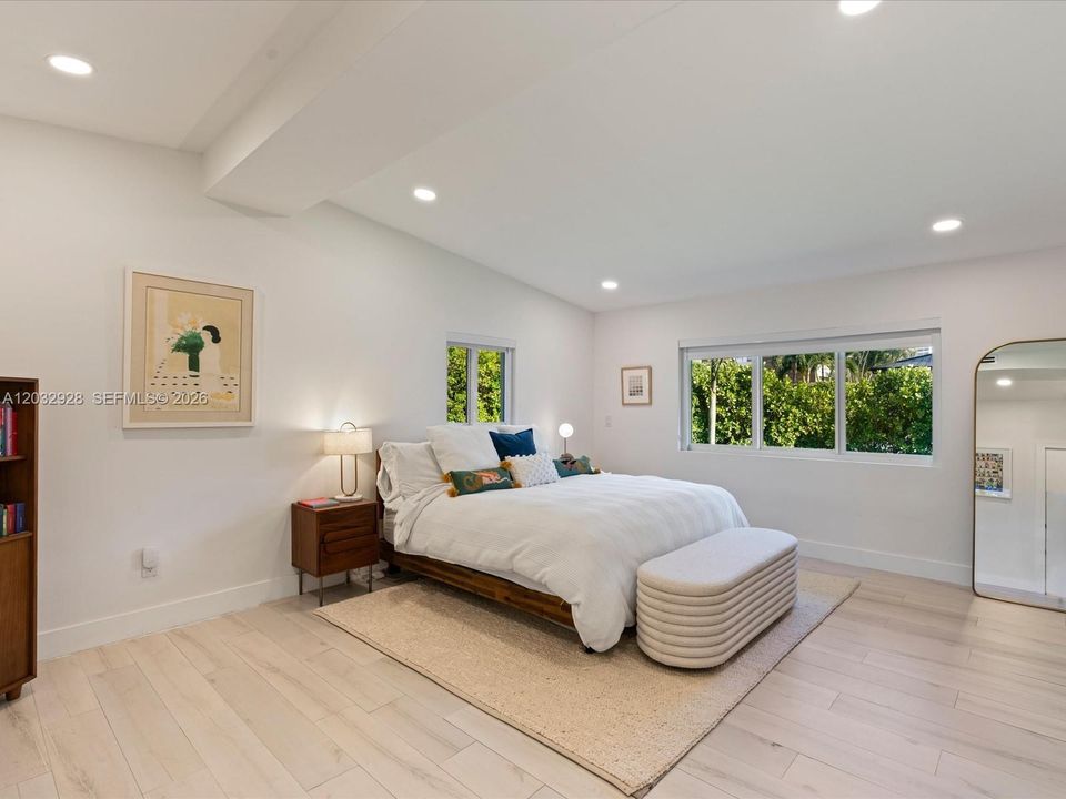 For Sale: $1,799,000 (4 beds, 3 baths, 2132 Square Feet)