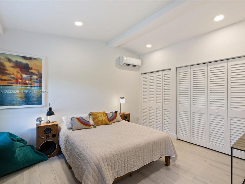 For Sale: $1,799,000 (4 beds, 3 baths, 2132 Square Feet)