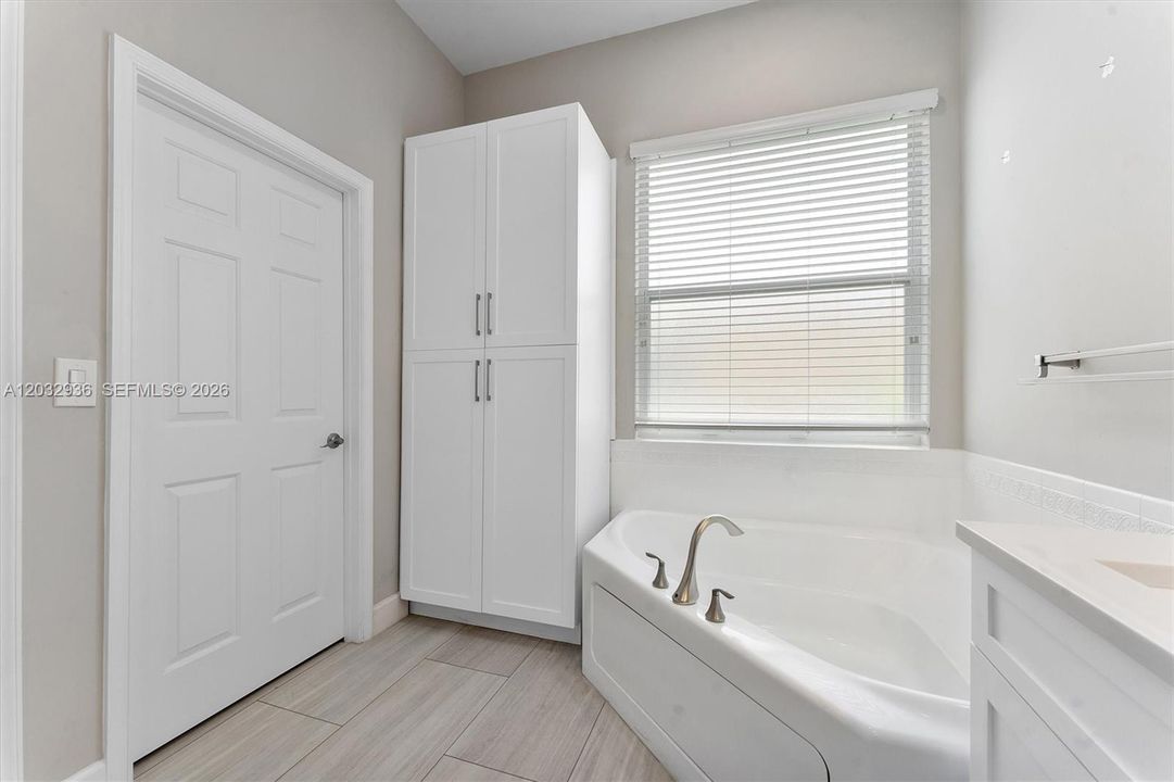 For Sale: $766,700 (4 beds, 3 baths, 2394 Square Feet)