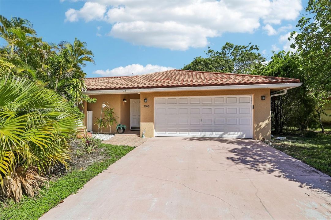 For Sale: $779,900 (3 beds, 2 baths, 1659 Square Feet)