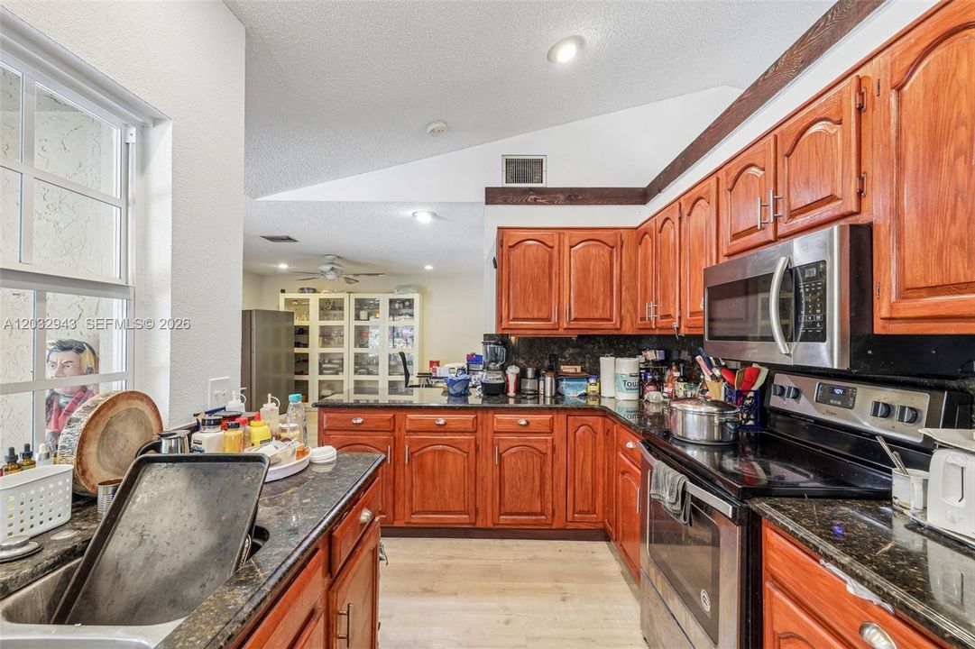 For Sale: $779,900 (3 beds, 2 baths, 1659 Square Feet)