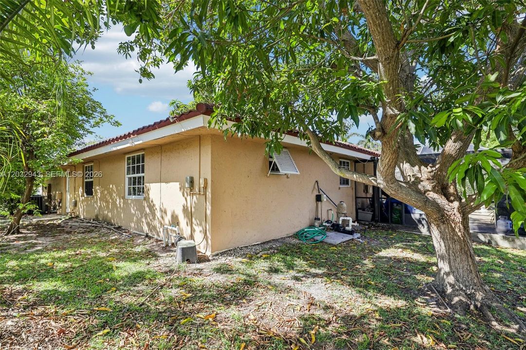 For Sale: $779,900 (3 beds, 2 baths, 1659 Square Feet)