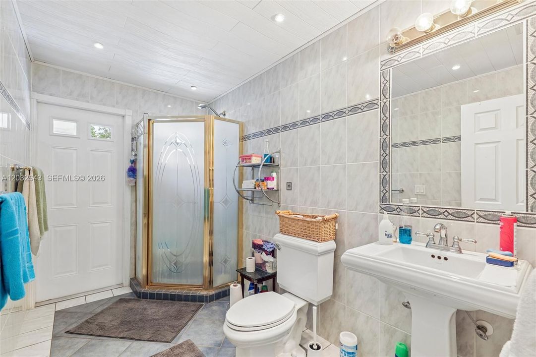 For Sale: $779,900 (3 beds, 2 baths, 1659 Square Feet)
