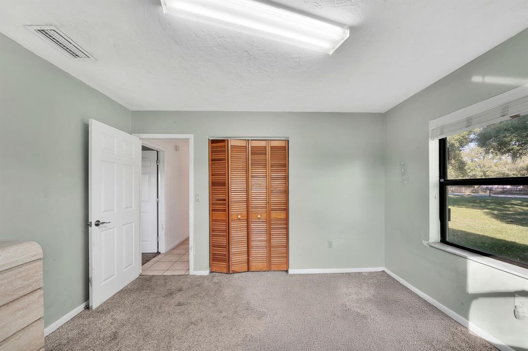 11 Guest Bedroom B (3)