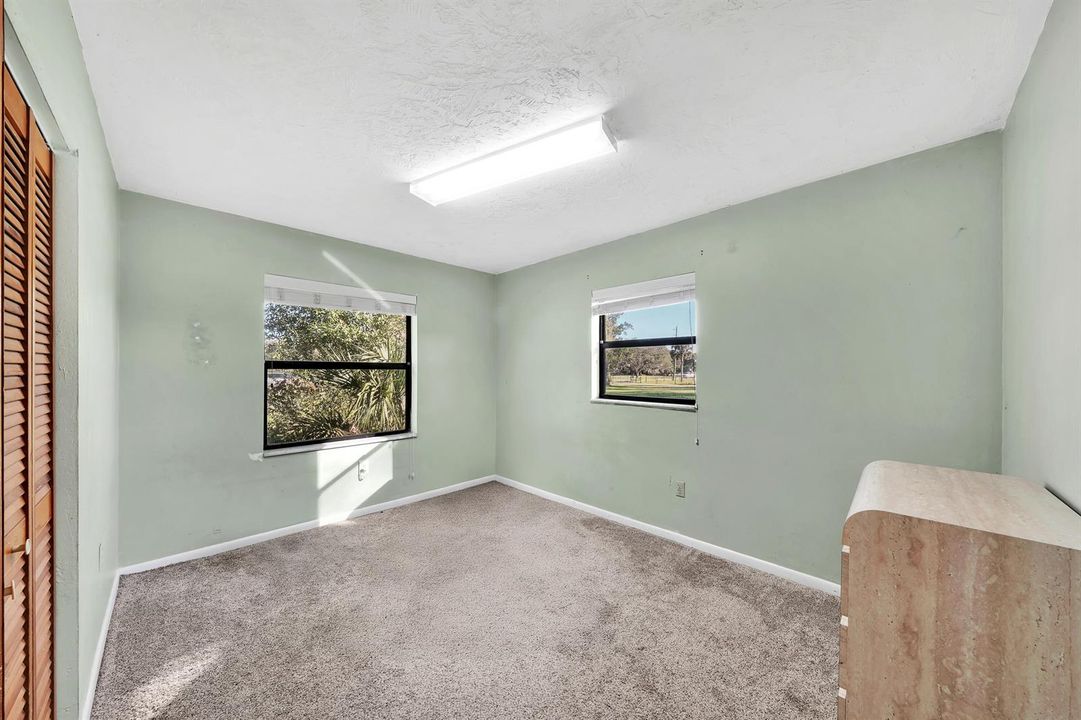 11 Guest Bedroom B (2)
