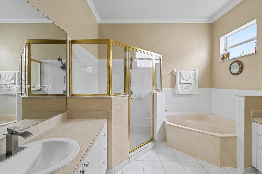 For Sale: $500,000 (4 beds, 3 baths, 2060 Square Feet)