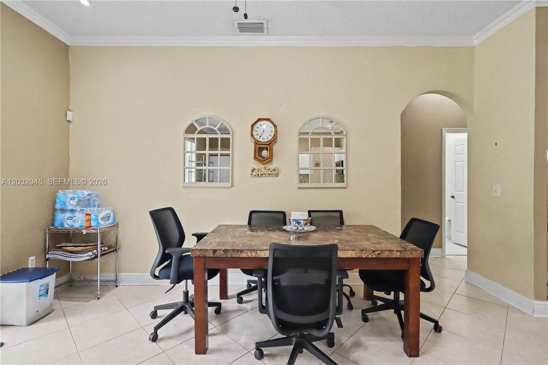 For Sale: $500,000 (4 beds, 3 baths, 2060 Square Feet)
