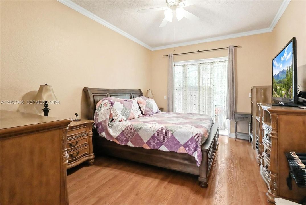 For Sale: $500,000 (4 beds, 3 baths, 2060 Square Feet)