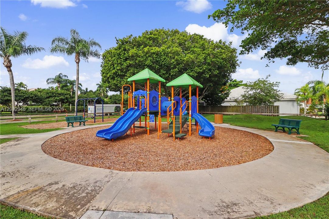 For Sale: $500,000 (4 beds, 3 baths, 2060 Square Feet)