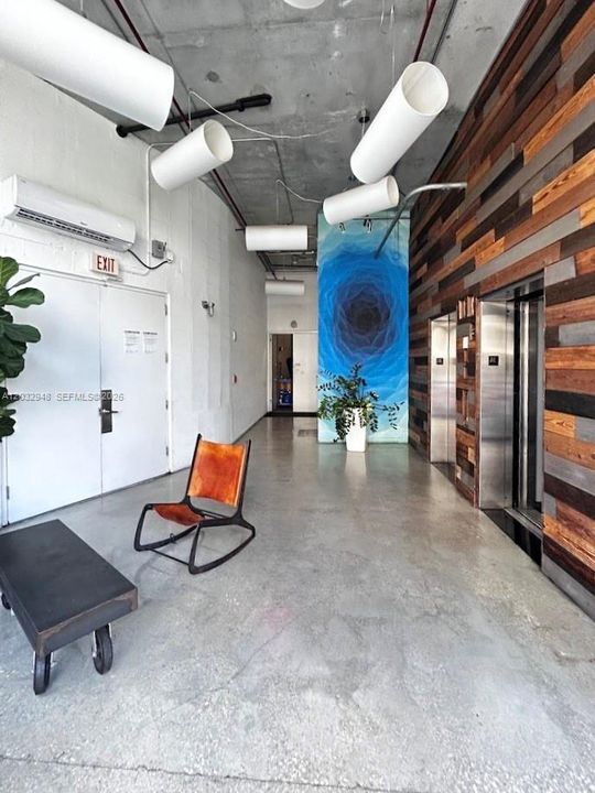 Active With Contract: $2,650 (1 beds, 1 baths, 652 Square Feet)