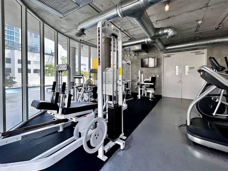 Active With Contract: $2,650 (1 beds, 1 baths, 652 Square Feet)