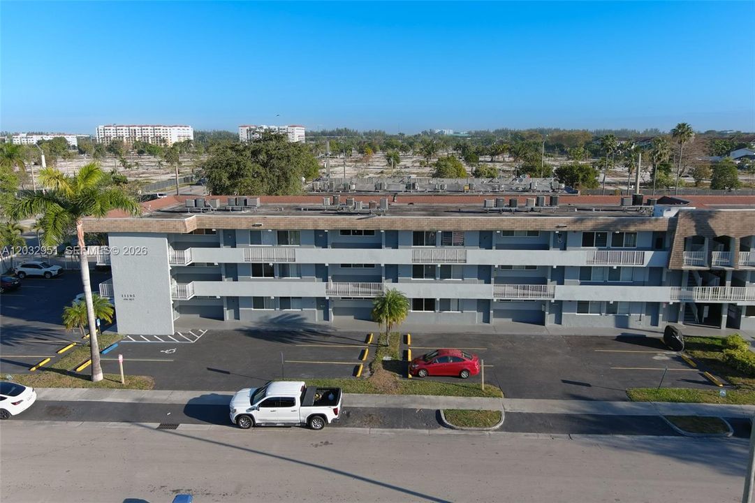 En Venta: $240,000 (2 camas, 1 baños, 827 Pies cuadrados)