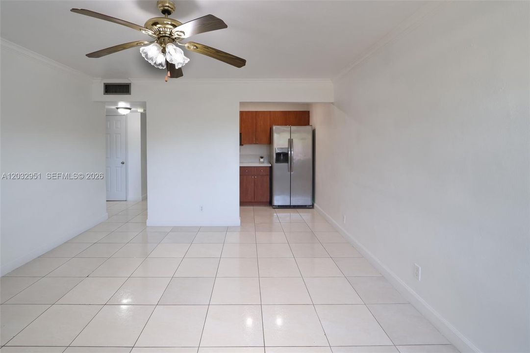 En Venta: $240,000 (2 camas, 1 baños, 827 Pies cuadrados)