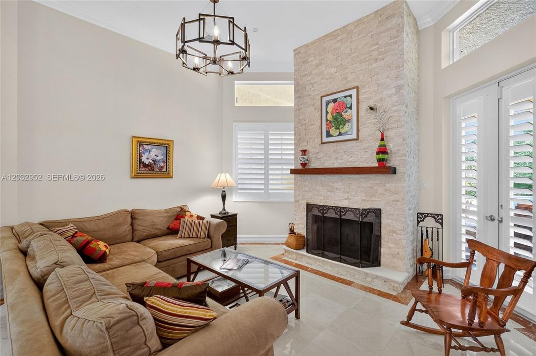 For Sale: $2,375,000 (6 beds, 5 baths, 3944 Square Feet)