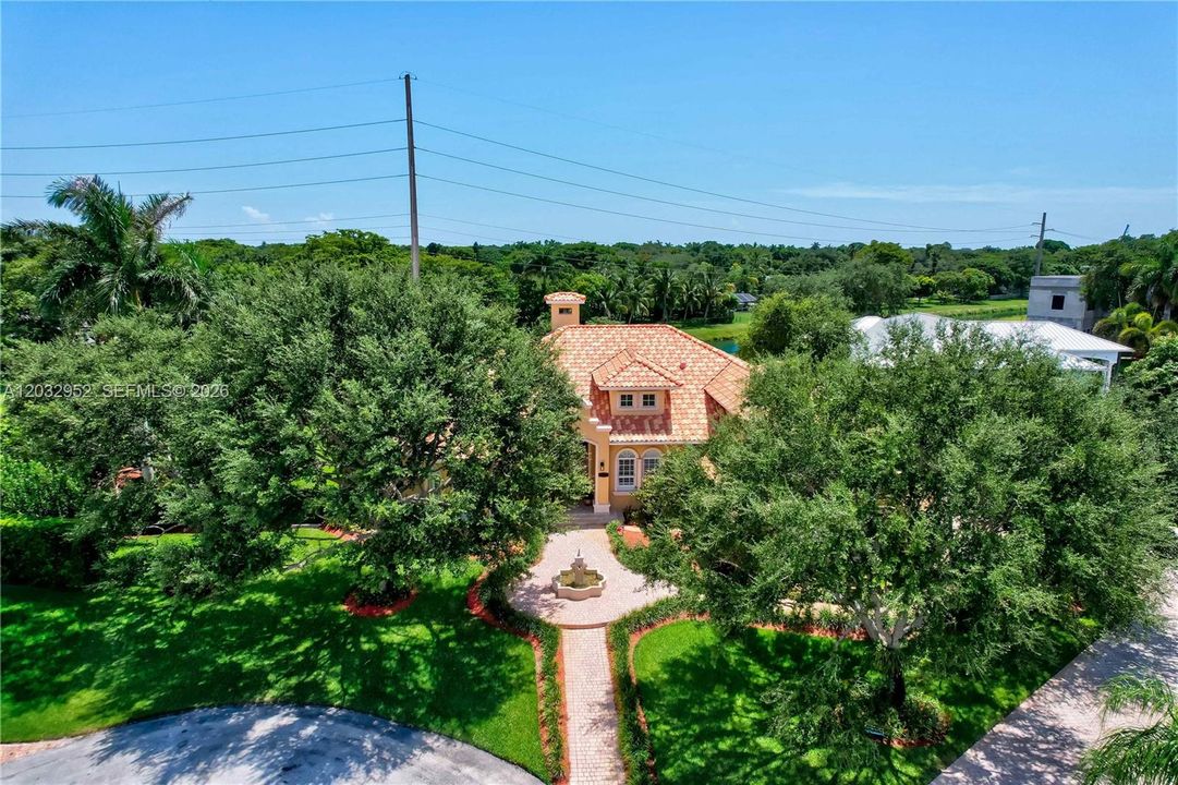 For Sale: $2,375,000 (6 beds, 5 baths, 3944 Square Feet)