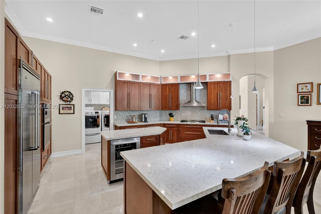 For Sale: $2,375,000 (6 beds, 5 baths, 3944 Square Feet)