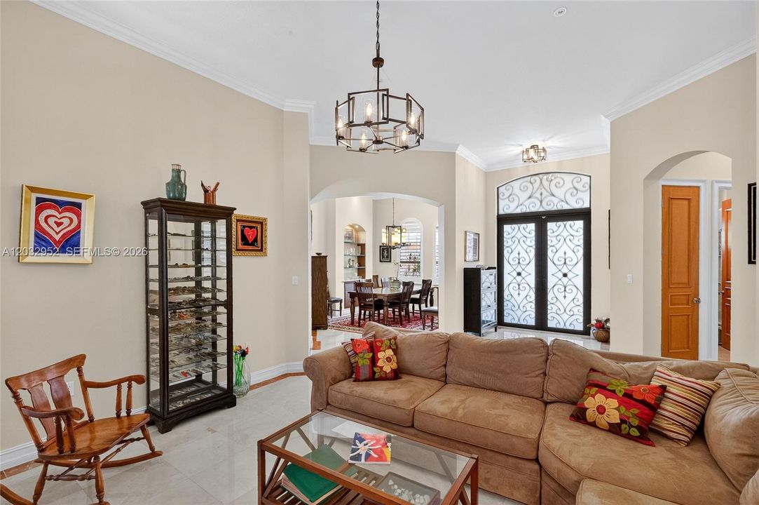 For Sale: $2,375,000 (6 beds, 5 baths, 3944 Square Feet)