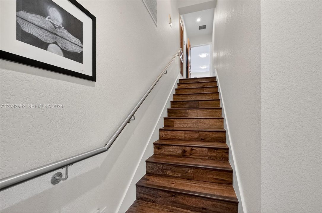 For Sale: $2,375,000 (6 beds, 5 baths, 3944 Square Feet)