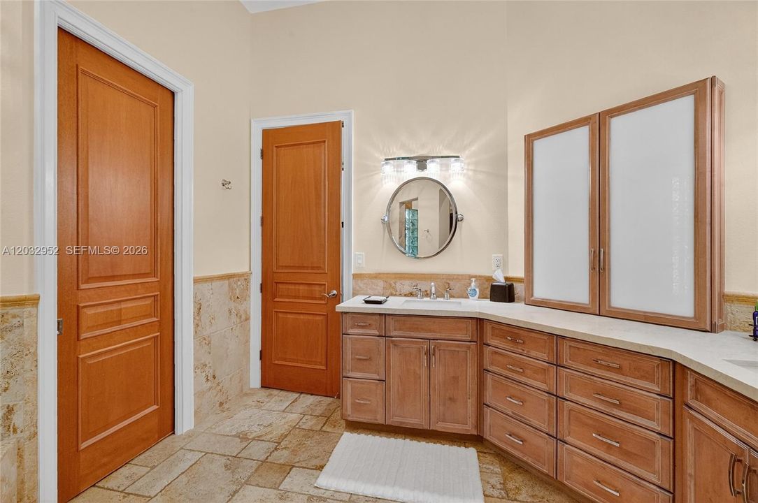 For Sale: $2,375,000 (6 beds, 5 baths, 3944 Square Feet)