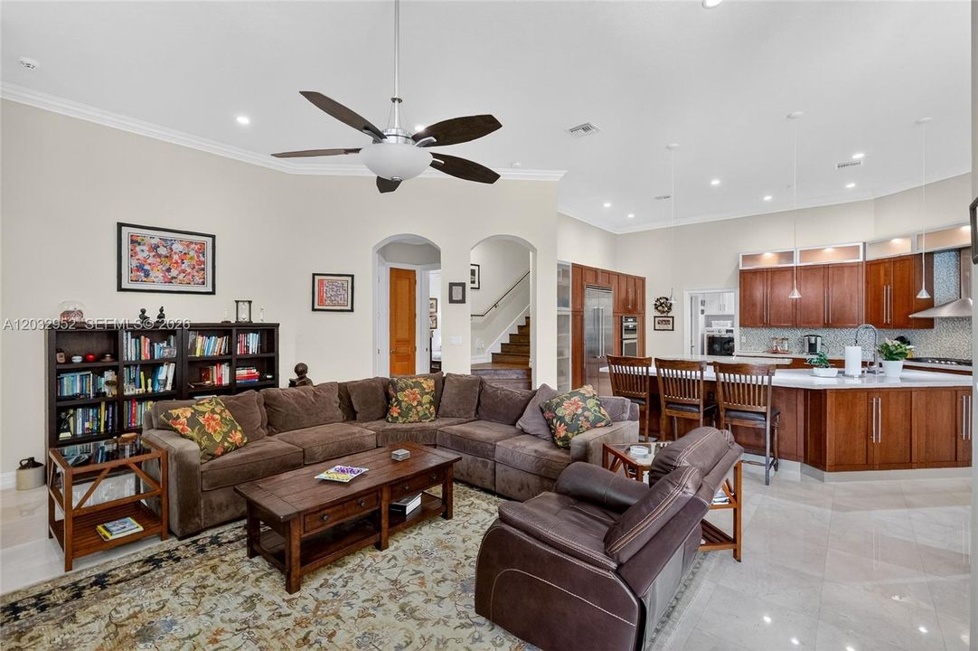For Sale: $2,375,000 (6 beds, 5 baths, 3944 Square Feet)