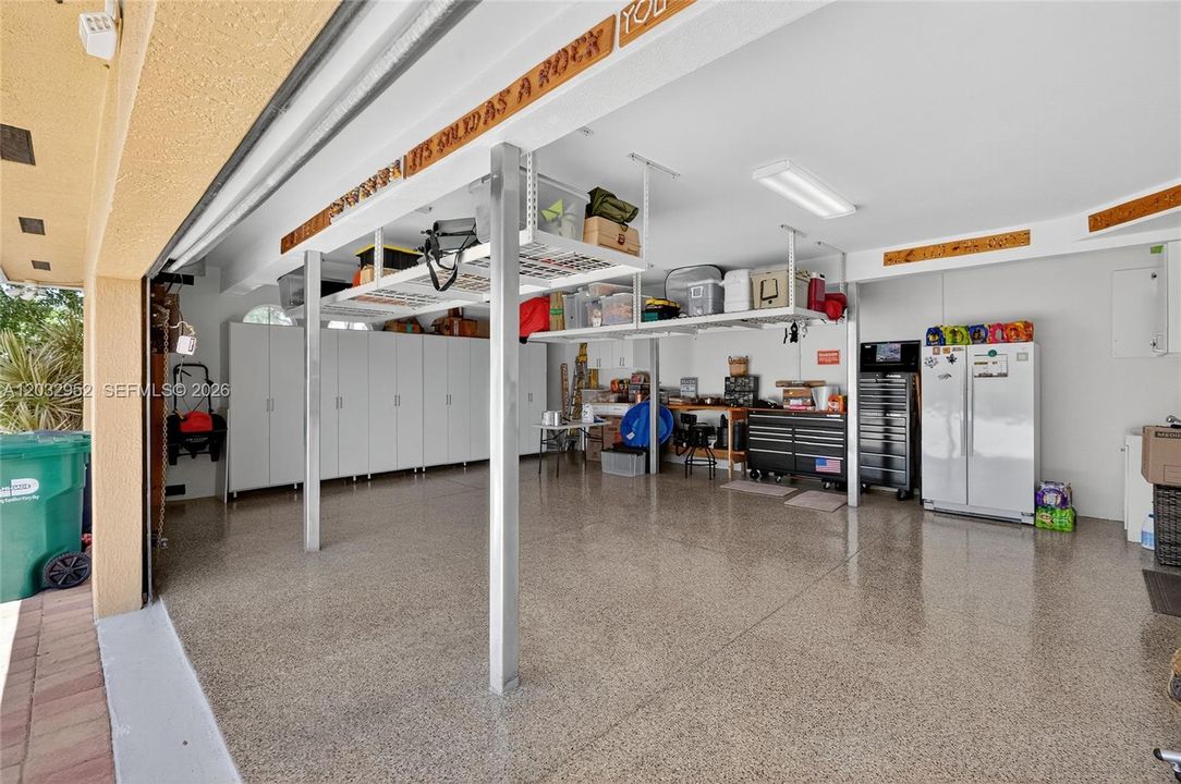 For Sale: $2,375,000 (6 beds, 5 baths, 3944 Square Feet)