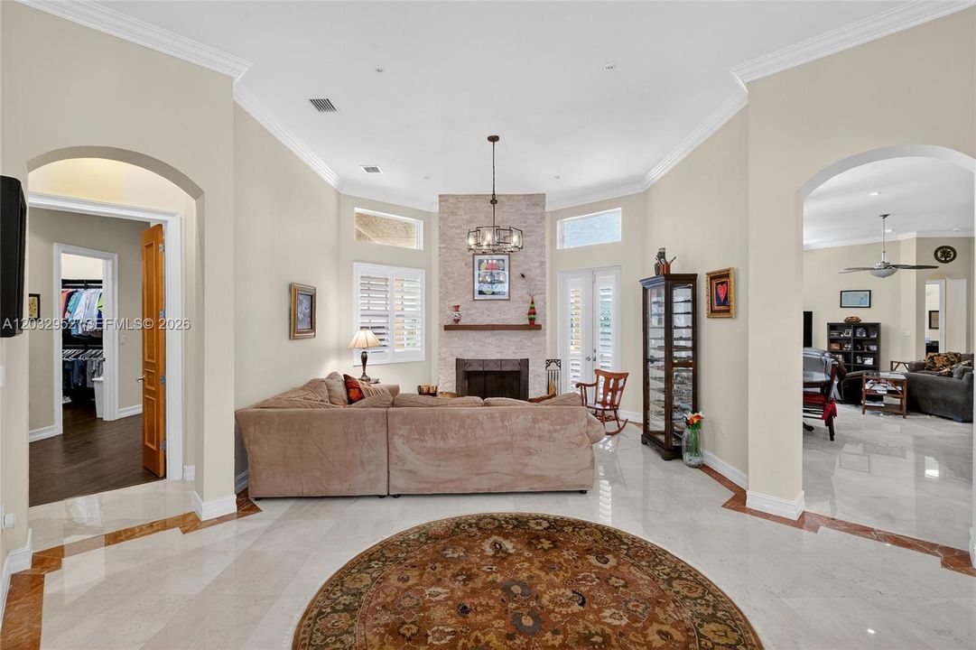 For Sale: $2,375,000 (6 beds, 5 baths, 3944 Square Feet)