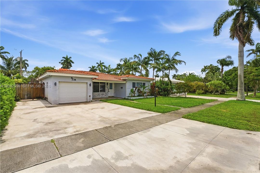 For Rent: $4,000 (4 beds, 2 baths, 1849 Square Feet)