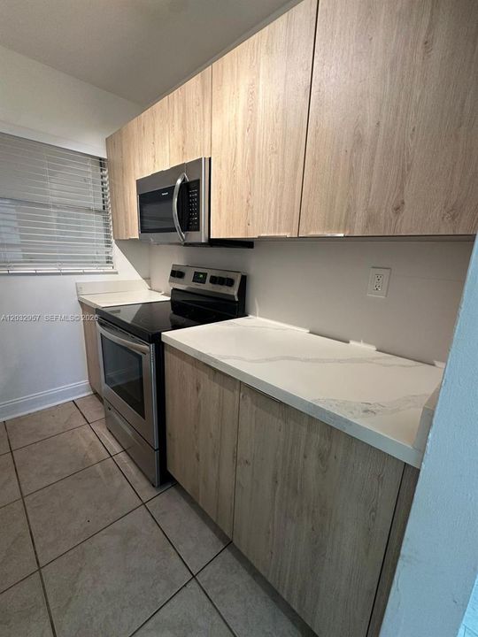 For Sale: $150,000 (1 beds, 1 baths, 640 Square Feet)