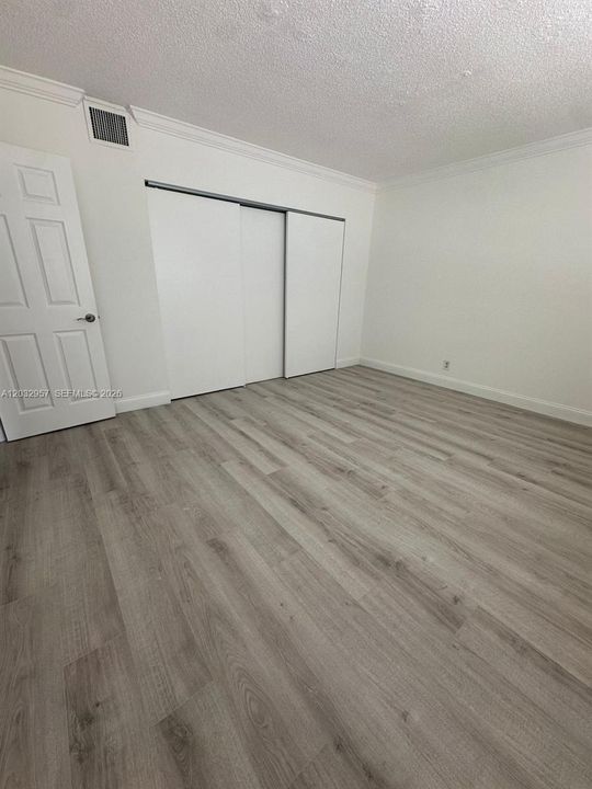 For Sale: $150,000 (1 beds, 1 baths, 640 Square Feet)