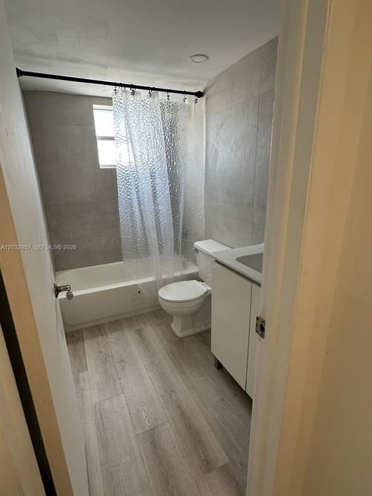 For Sale: $150,000 (1 beds, 1 baths, 640 Square Feet)